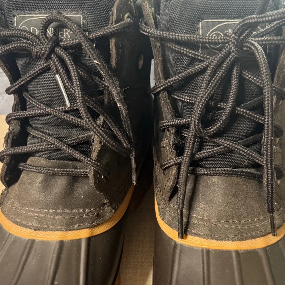 Donner Mountain Men's Waterproof Black and Tan Boots Size 11M